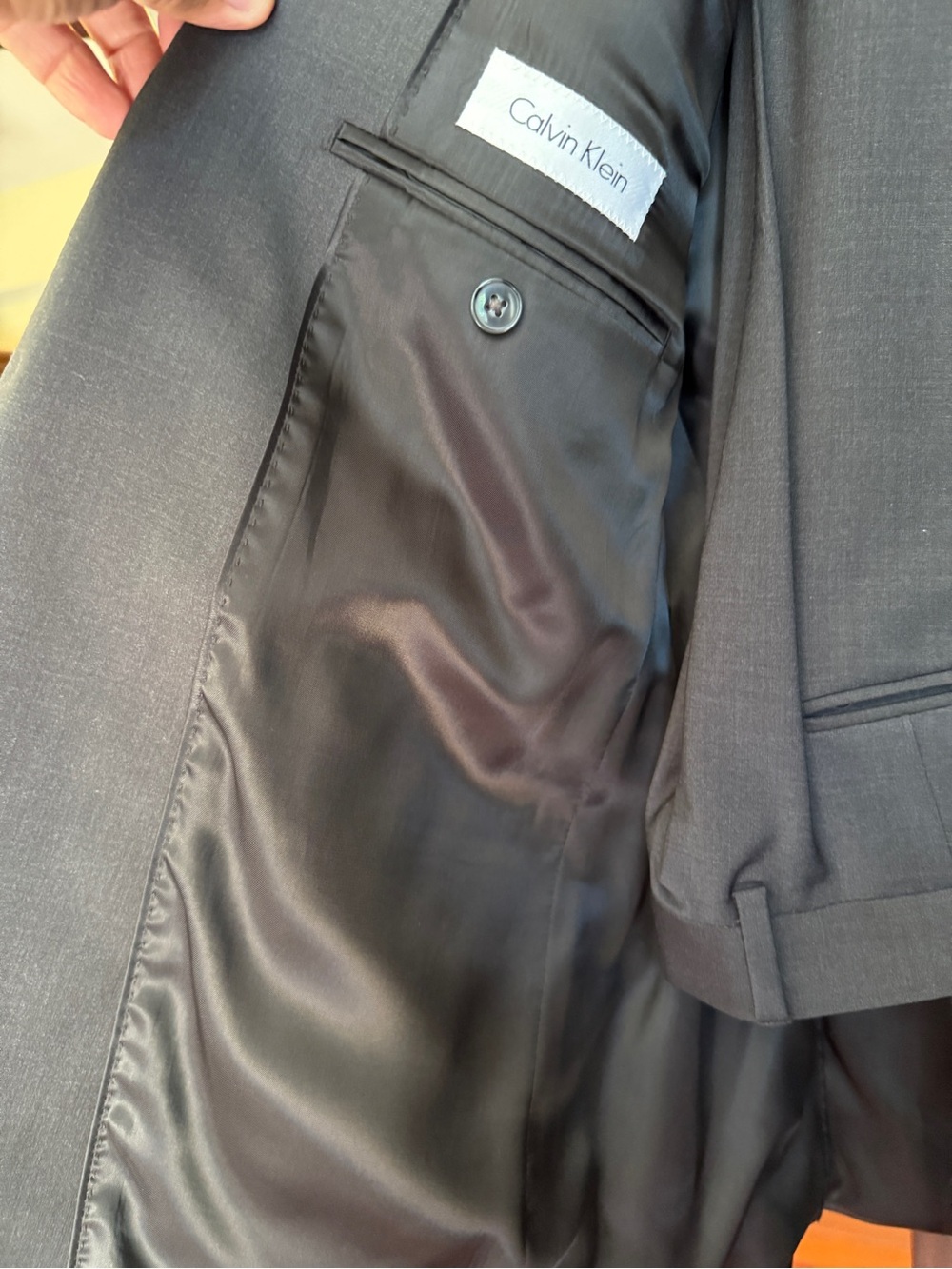 Calvin Klein Men's Charcoal Gray 2 piece Suit! - Picture 2 of 14
